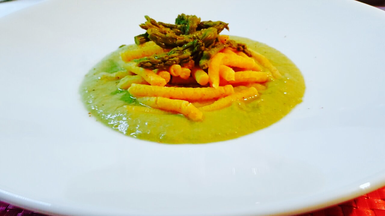 Passatelli su crema di asparagi