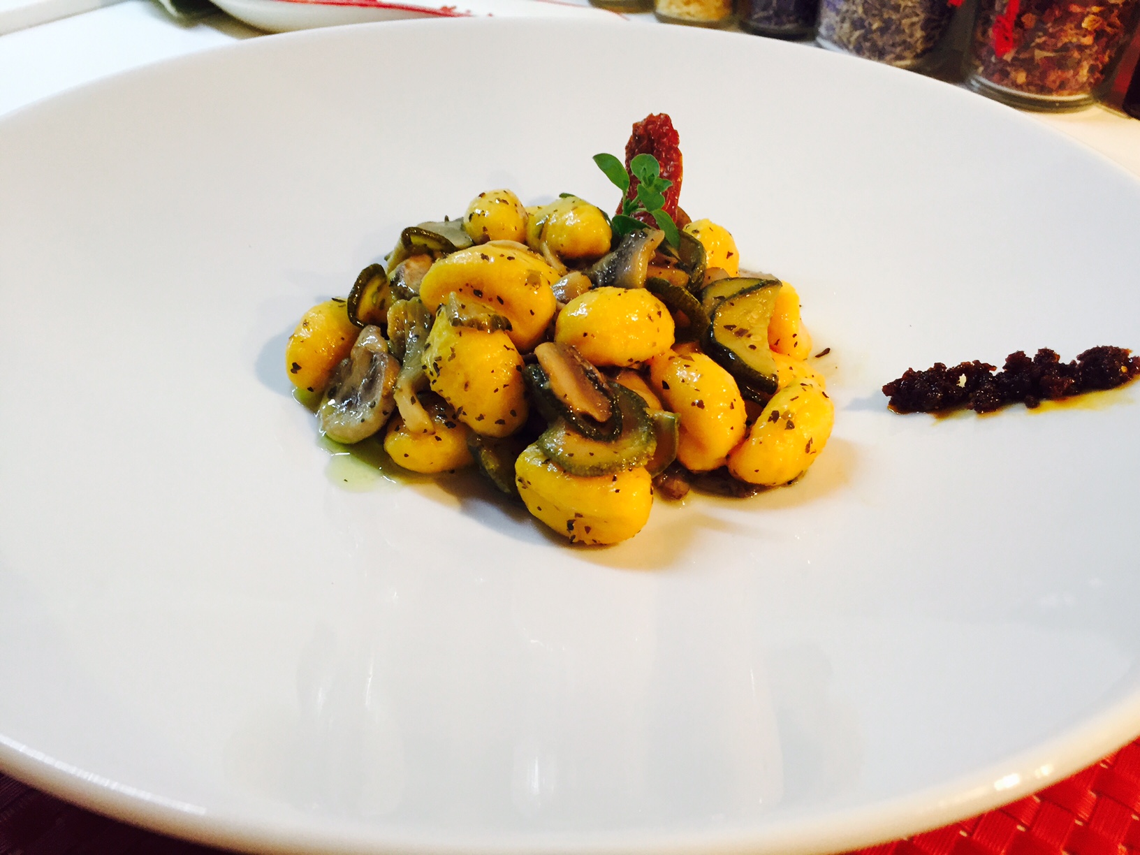 Gnocchi di zucca ai funghi misti