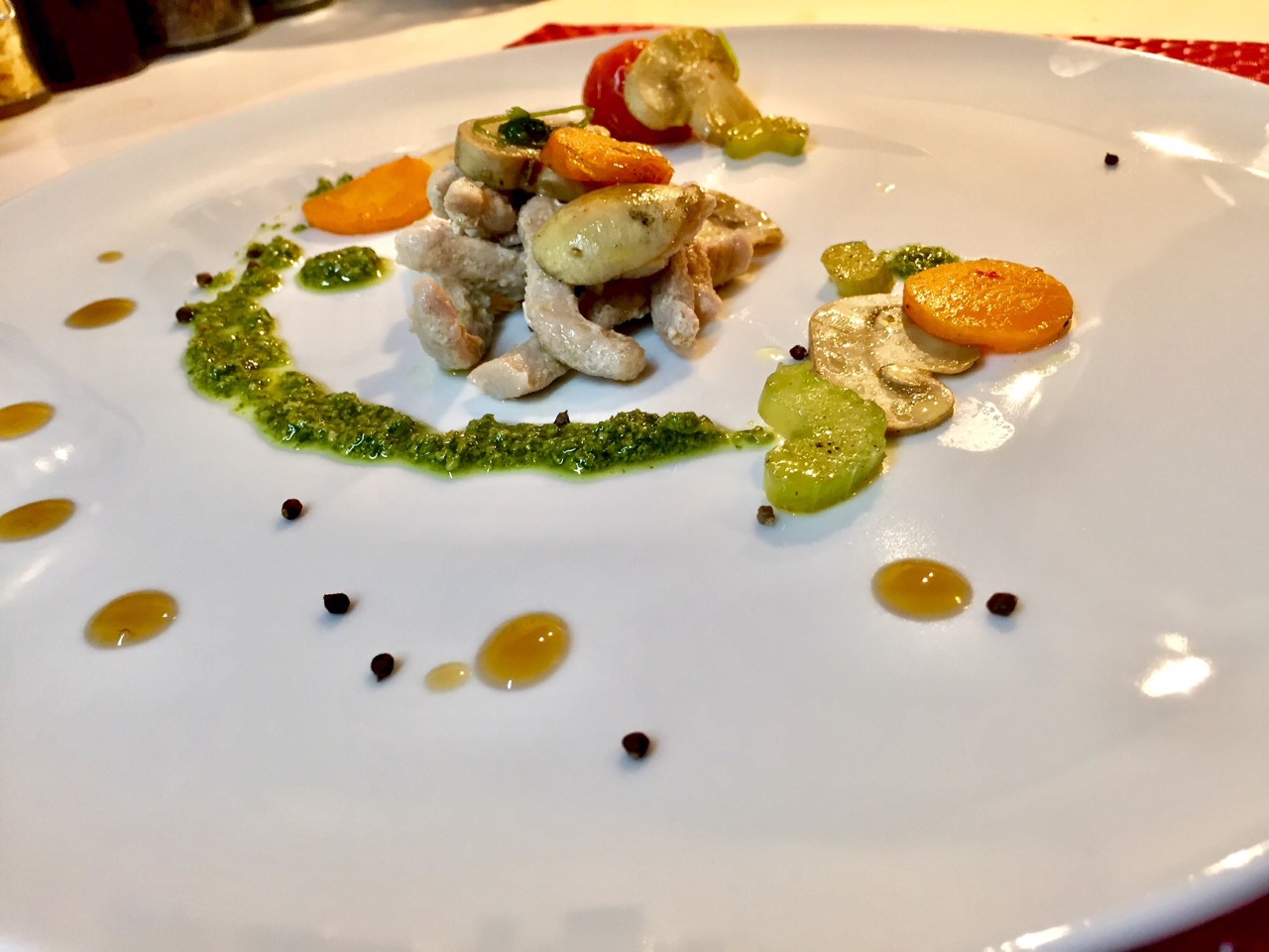 Straccetti di lonza al limone con champignon e verdure – senza lattosio