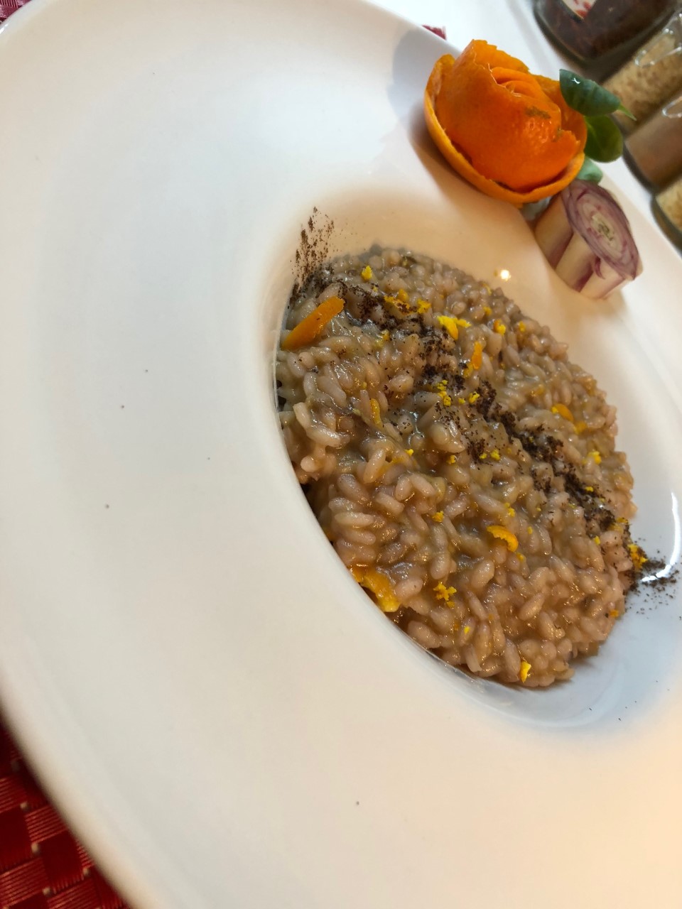 Risotto senza lattosio all'arancia e radicchio di Treviso