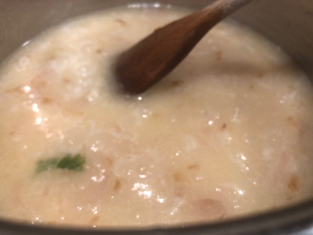 Risotto funghi e zucca inizio a mettere brodo