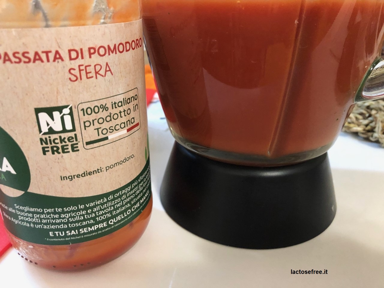 gazpacho di recupero passata di pomodoro sfera