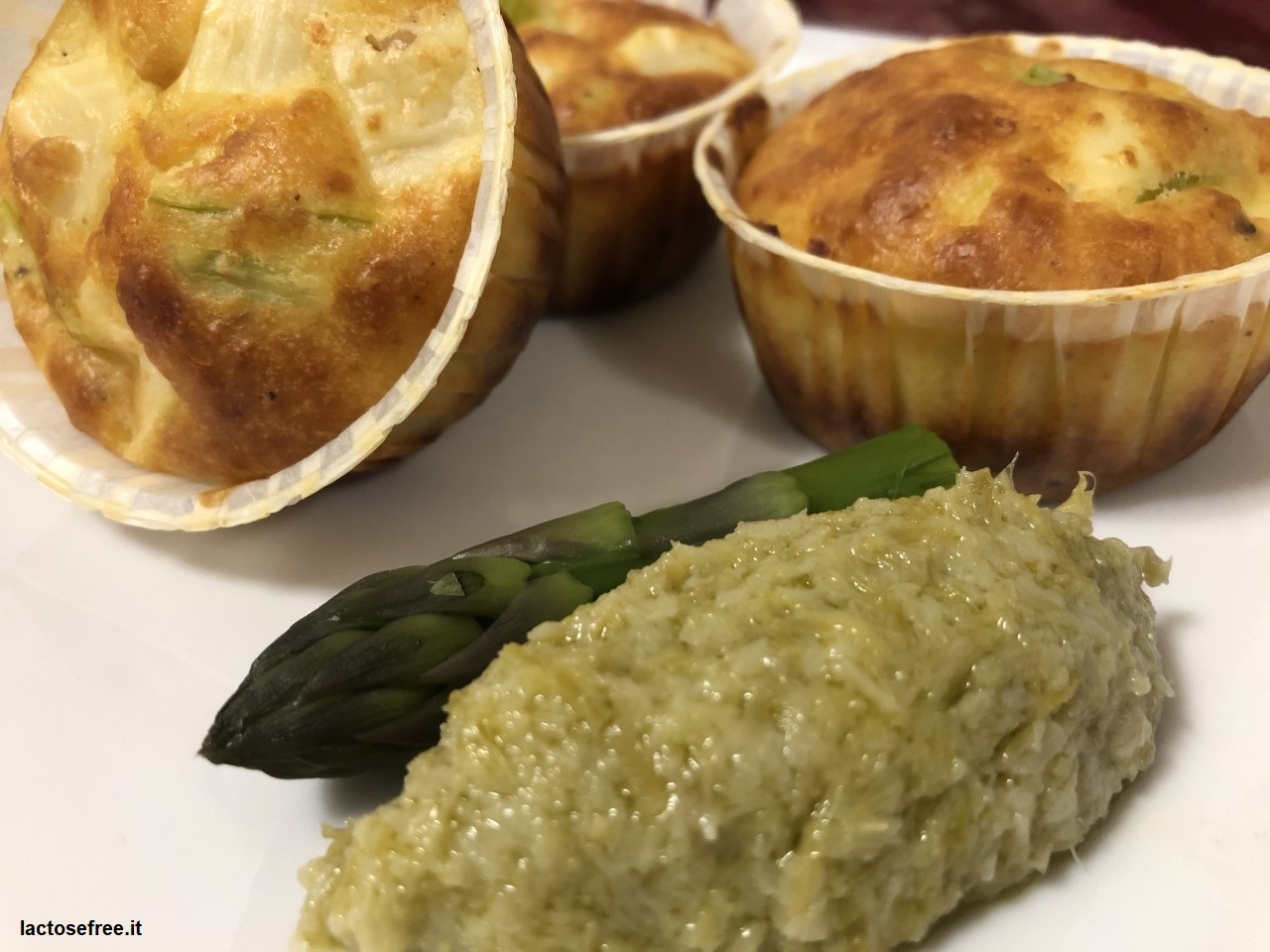 Muffin salati agli asparagi