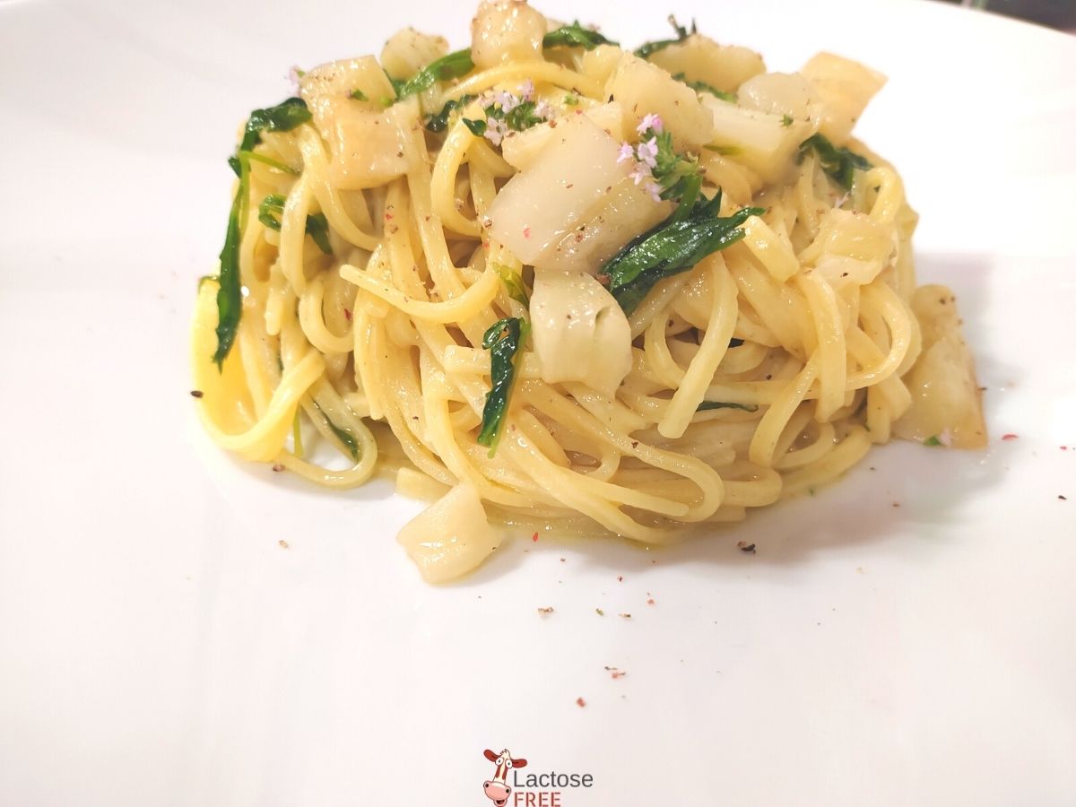 Linguine al limone, dragoncello e melanzane bianche