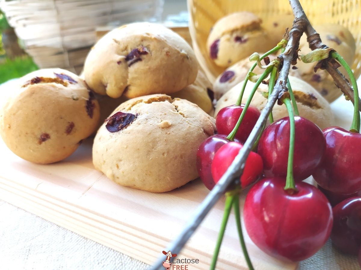 Biscotti rustici alle ciliegie