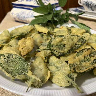 Salvia fritta in pastella alla birra lactosefree